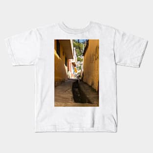 Tegucigalpa's Streets And Alleyways - 4 © Kids T-Shirt